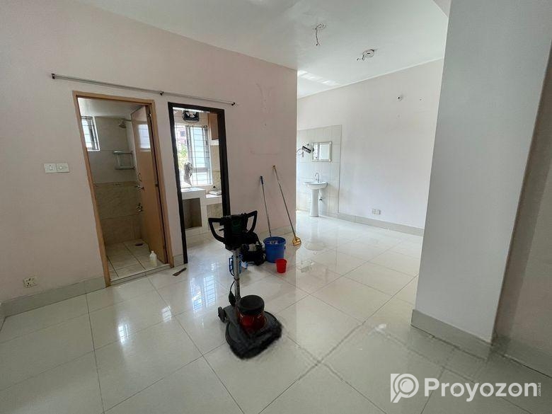 রিং রোড থেকে মাত্র ৫০ মিটার – ২ বেড ৩ বাথ