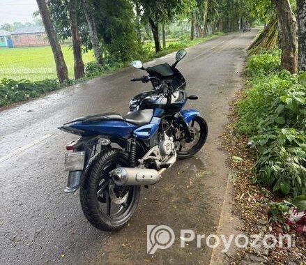 Bajaj Pulsar 220 2016