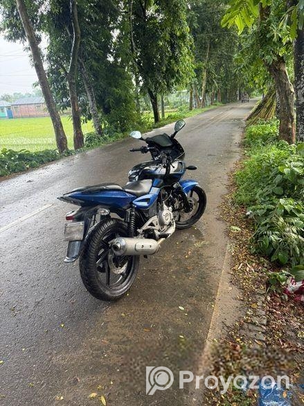 Bajaj Pulsar 220 2016