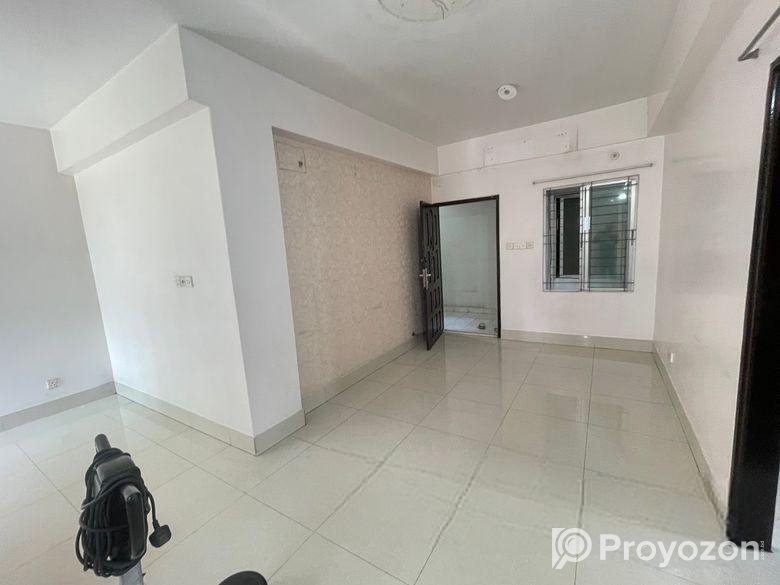 রিং রোড থেকে মাত্র ৫০ মিটার – ২ বেড ৩ বাথ