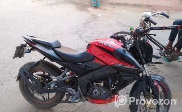 Bajaj Pulsar NS 160 . 2022