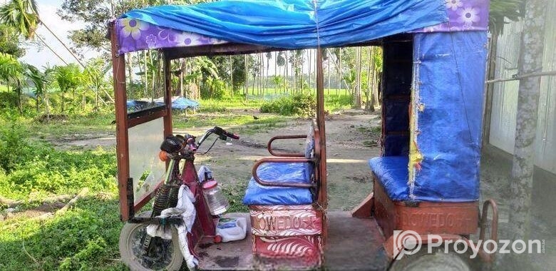 চার ছিটের ছোট অটো গাড়ি
