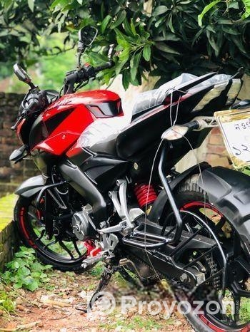 Bajaj Pulsar NS 160 . 2022