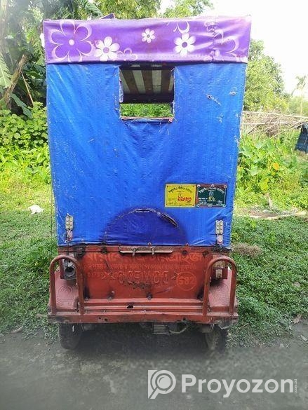 চার ছিটের ছোট অটো গাড়ি