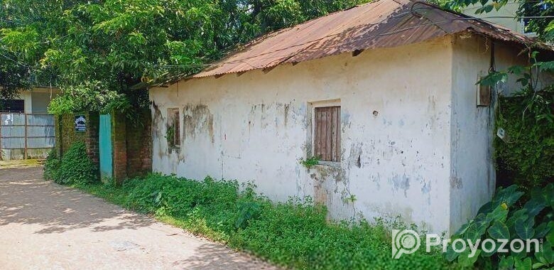 বোদা থানা পাড়া আবাসিক এলাকায় ৬ শতক জমি বিক্রি হবে।
