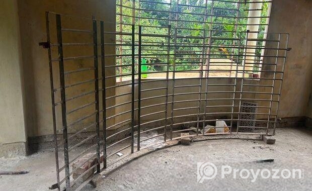 লোহার গিরিল রাউন |