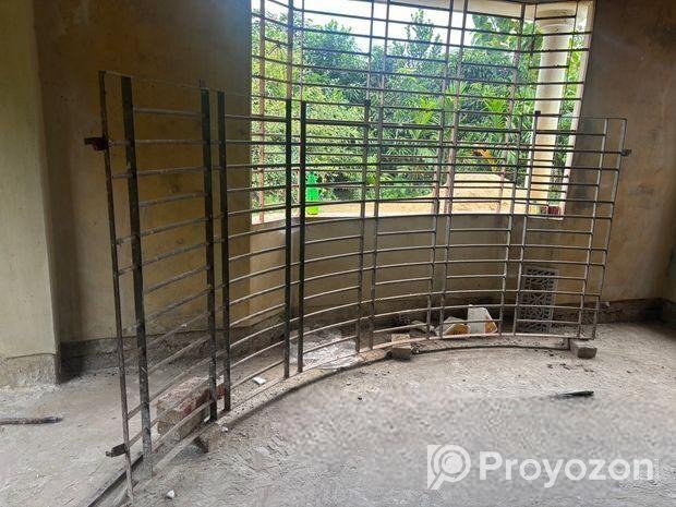 লোহার গিরিল রাউন |