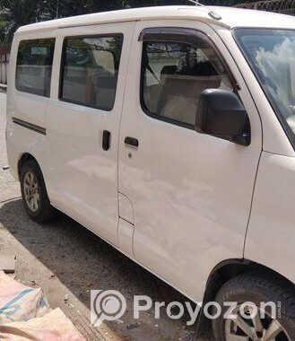 Toyota Noah 2012