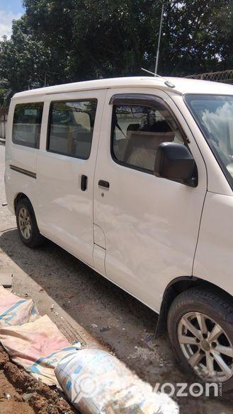 Toyota Noah 2012