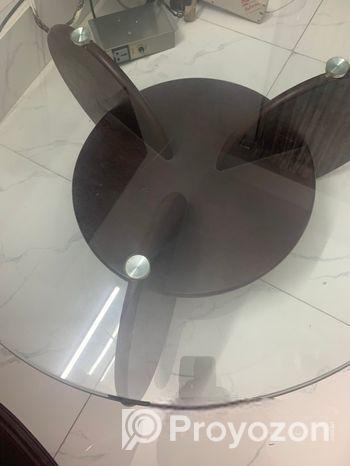 হাতিলের তৈরি সেন্টার টেবল