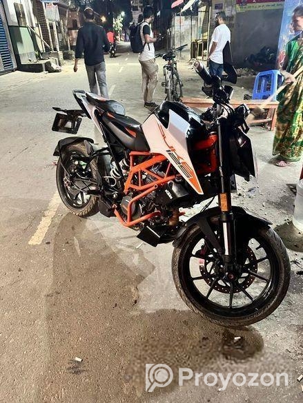 KTM Duke 125 ` 2022