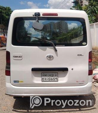 Toyota Noah 2012