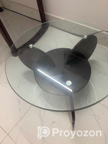 হাতিলের তৈরি সেন্টার টেবল