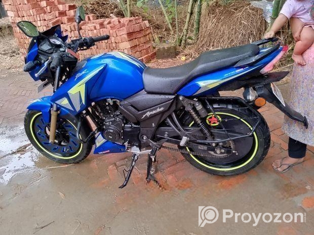 TVS Apache RTR 160 . 2024