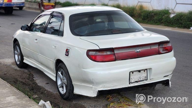 Toyota Carina . 1994