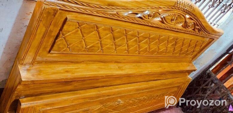 কাঠের এই খাট বিক্রি হবে