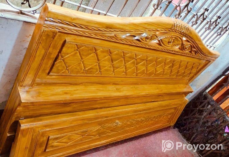 কাঠের এই খাট বিক্রি হবে