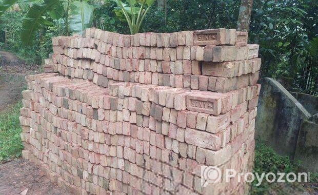 বিল্ডিং তৈরি করার ইট।