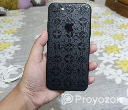 Apple iPhone 7 (Used)