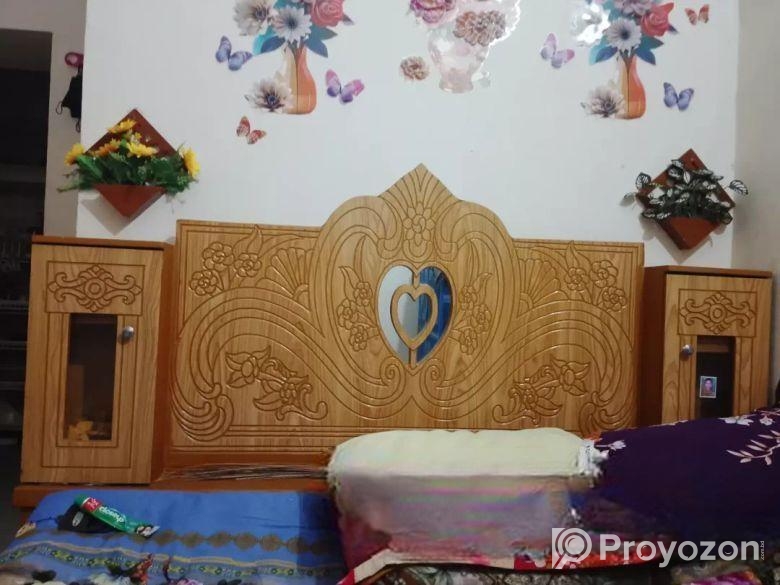 একটি খাট বিক্রি হবে