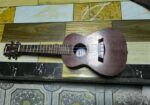 Ukulele বিক্রি করা হবে
