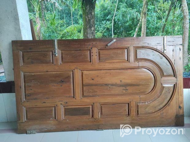 লোহা কাঠের দরজা