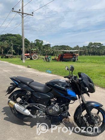 Bajaj Pulsar 150 . 2021