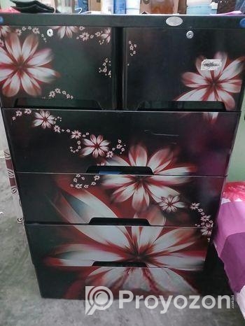 ওয়ারড্রব বিক্রি হবে