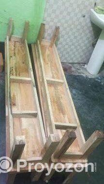 মাদ্রাসার ছাত্রদের পড়ার টেবিল