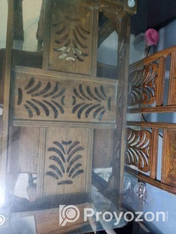 ডাইনিং টেবিল বিক্রয় করা হবে