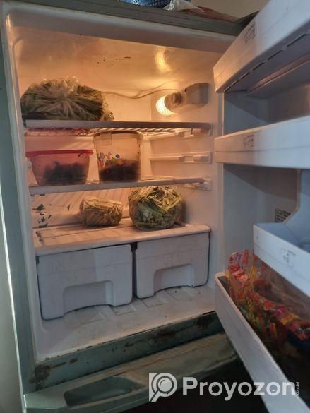 Walton fridge for sell