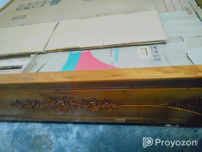 আকাশমণি কাঠের খাট