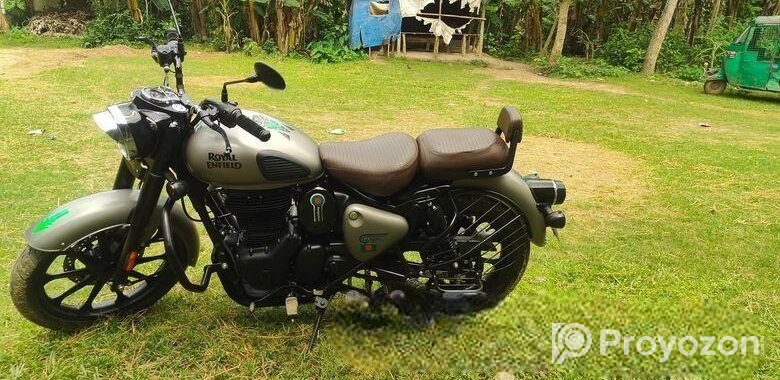 Royal Enfield Classic 350 . 2025