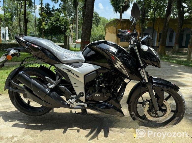 TVS Apache RTR 160 2024