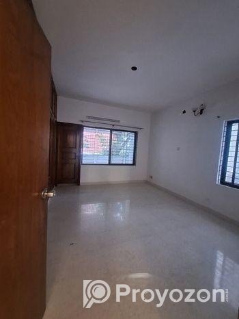 3000Sq ft 4Bed 4bath 2Car Parking South Facing Apartment Rent Gul