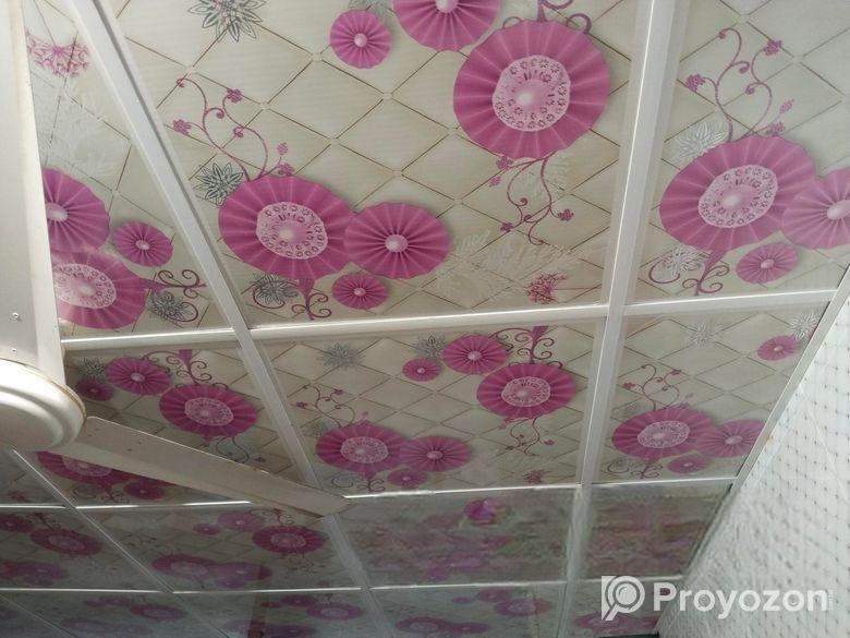 রুমের ভিতর সিলিং এর কাজ করা হয়