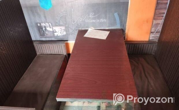 রেস্টুরেন্টের বসার সিট সমুহ