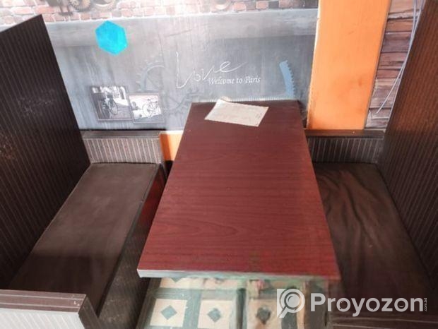 রেস্টুরেন্টের বসার সিট সমুহ