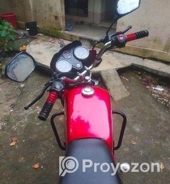 red Zaara motorcycle 2018