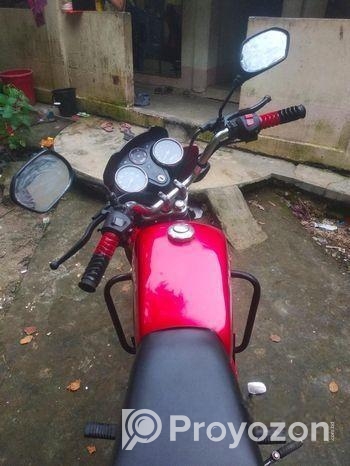 red Zaara motorcycle 2018