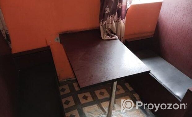 রেস্টুরেন্টের বসার সিট সমুহ