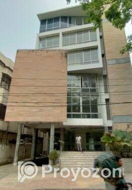 রাজশাহীতে স্টেশনরোড সংলগ্ন আধুনিক ৬ তলা কমার্শিয়াল