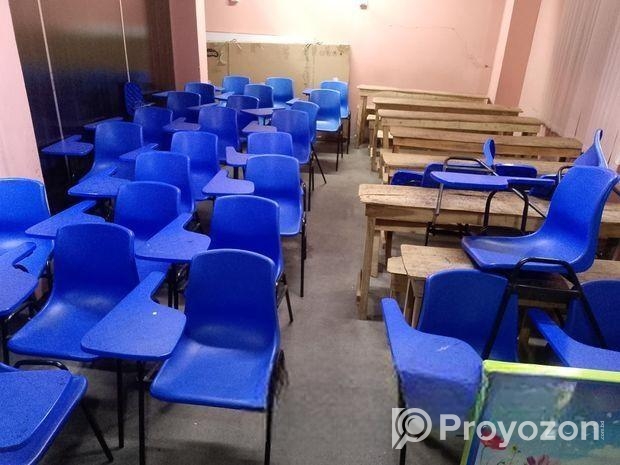 ভালো মানের ব্যবহৃত চেয়ার ও ব্রেঞ্চ বিক্রি হচ্ছে