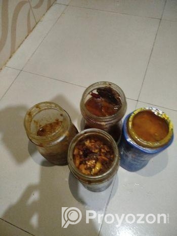 রসুনের আচার।