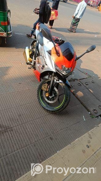 Suzuki Gixxer SF . 2024