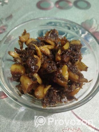 রসুনের আচার।