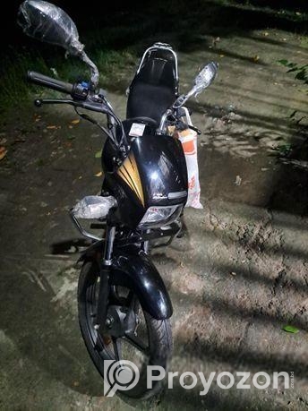 Hero Splendor . 2025