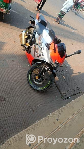Suzuki Gixxer SF . 2024