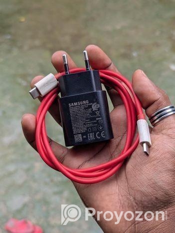 Samsung Ar 25w. Charger