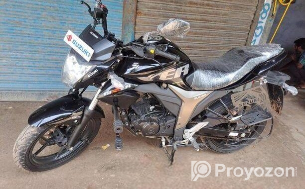 Suzuki Gixxer Black 2025